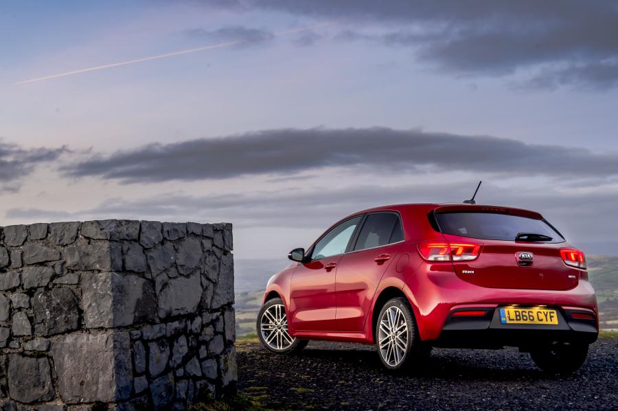  Kia Rio First Edition 2017 года  (UK) (фото 10 из 70)